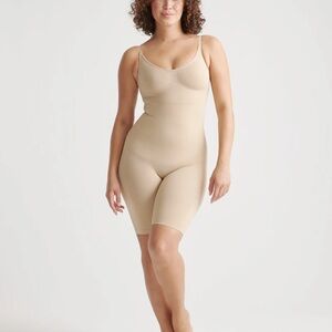 NWOT Quince Sculpting mid thigh bodysuit